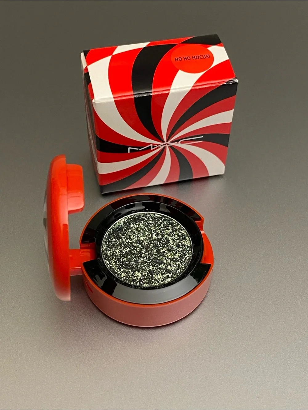 MAC “Ho Ho Hocus!” Shadeshifter Duochrome Eyeshadow